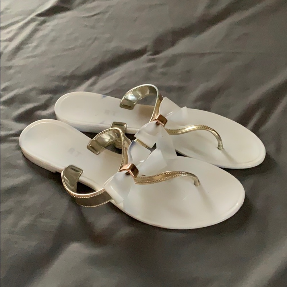 White flip-flops with a bow!
